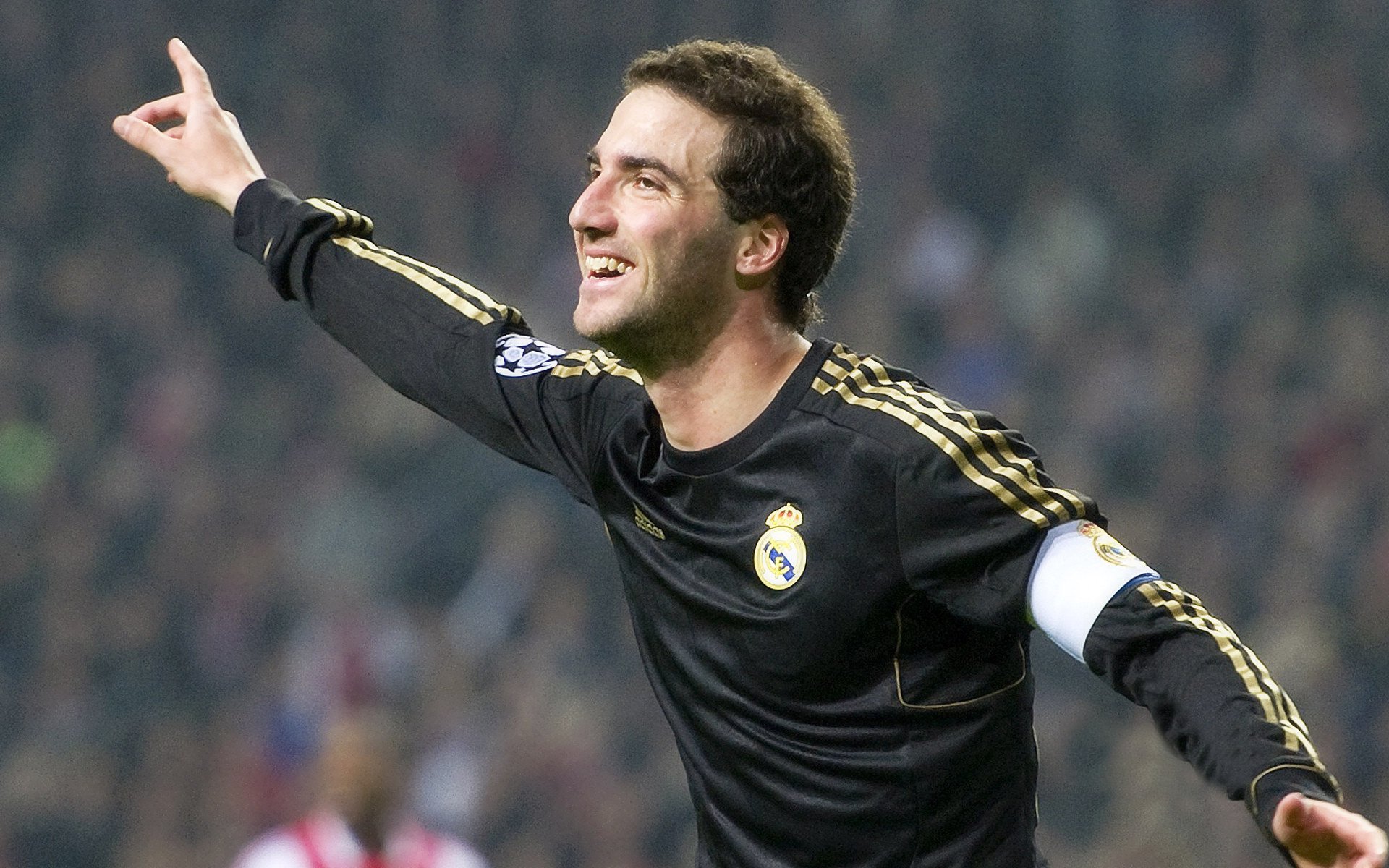 美因茨获得宝贵三分，摆脱降级区，美因茨换帅